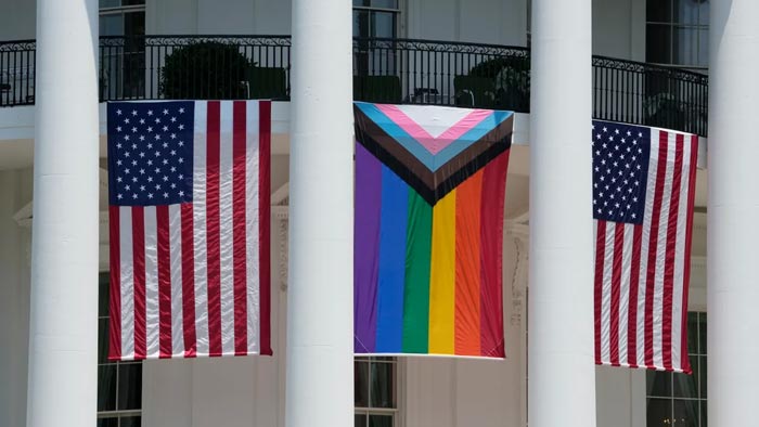 White-house-flags White-house-flags